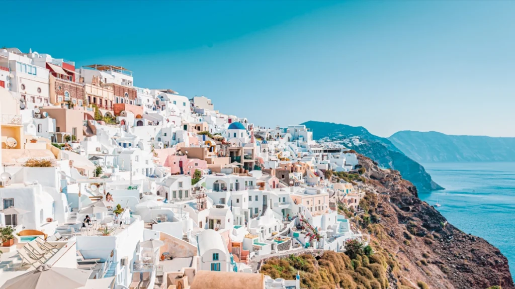 Κόβουν 30% τις τουριστικές κλίνες στις Κυκλάδες, φρένο και στα Airbnb Κόβουν 30% τις τουριστικές κλίνες στις Κυκλάδες, φρένο και στα Airbnb