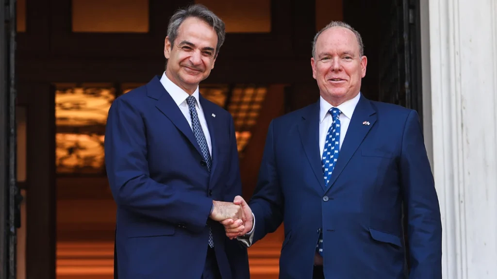 Στο Μαξίμου για συνάντηση με τον Μητσοτάκη ο πρίγκιπας Αλβέρτος του Μονακό
