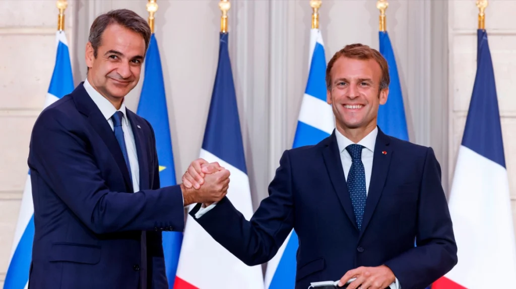 Bloomberg: Γαλλία και Ελλάδα ανανεώνουν την αμυντική συνεργασία και διευρύνουν τη διμερή τους σχέση