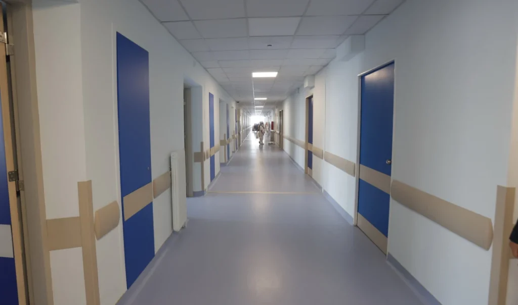 Σοκαριστικό εργατικό ατύχημα σε εργοστάσιο στο Κιάτο Κορινθίας: Εργαζόμενη έφτασε στα επείγοντα χωρίς δέρμα και μαλλιά