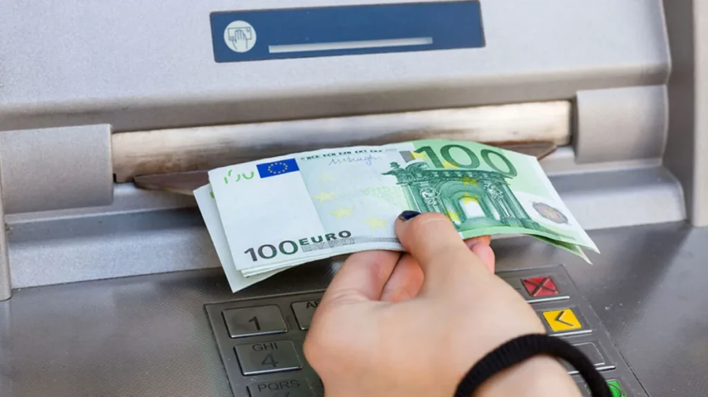 Μέχρι και τη Μεγάλη Τετάρτη η καταβολή δώρου Πάσχα – Στα 458 ευρώ το δώρο για τους αμειβόμενους με τον κατώτατο μισθό Μέχρι και τη Μεγάλη Τετάρτη η καταβολή δώρου Πάσχα – Στα 458 ευρώ το δώρο για τους αμειβόμενους με τον κατώτατο μισθό