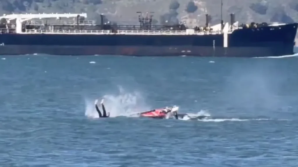 Σέρφερ στο Σαν Φρανσίσκο «τράκαρε» με φάλαινα, δείτε βίντεο