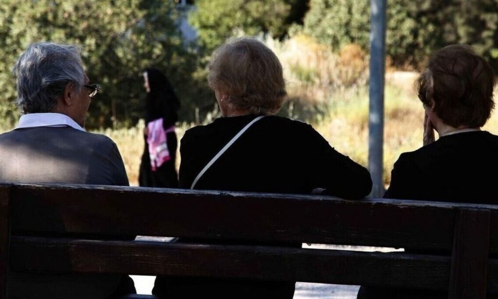 Συντάξεις χηρείας: Έρχονται αλλαγές για 295.000 δικαιούχους – Αναλυτικοί πίνακες