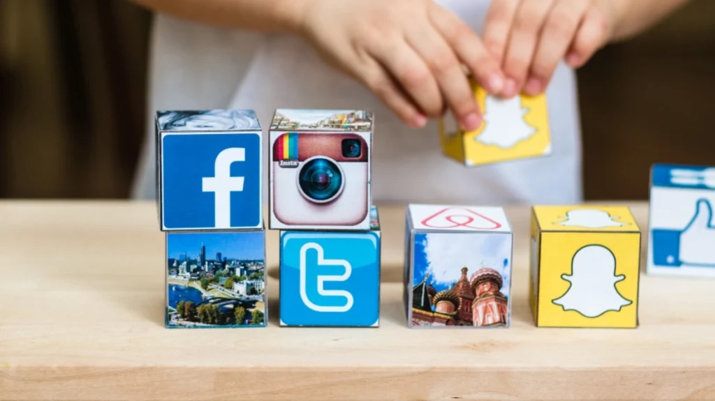 Κύμα περιορισμών στα social media για ανηλίκους: Ποιες χώρες βάζουν «φρένο» και τι αλλάζει στην Ελλάδα