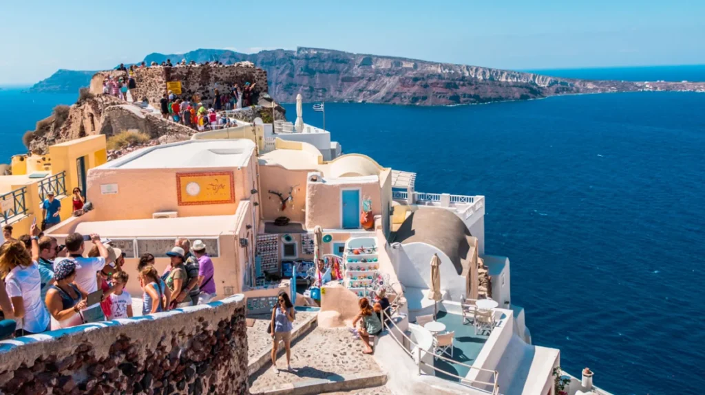 Κοινωνικός τουρισμός 2026: Σήμερα η σειρά για ΑΦΜ που λήγουν σε 7, 8 και 9, πώς να εξασφαλίσετε μία από τις 300.000 επιταγές