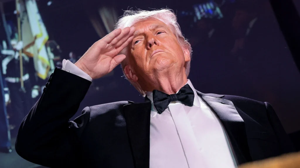 Όλες οι φορές που ο Ντόναλντ Τραμπ έχει κινδυνέψει: Πυροβολισμοί, απειλές και κενά ασφαλείας