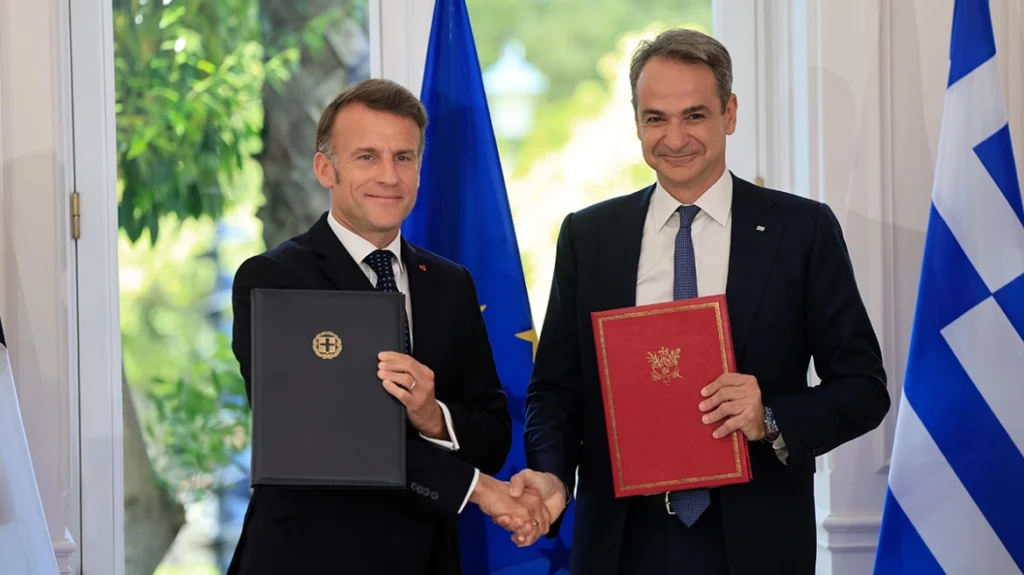 Οι 9 συμφωνίες που υπέγραψαν Ελλάδα-Γαλλία στο Μέγαρο Μαξίμου