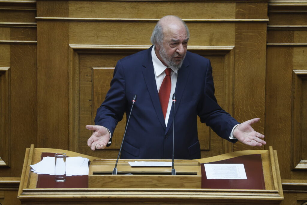 Νικητιάδης στη Βουλή: Να αναλογιστούμε τις ευθύνες μας όταν δύο νέοι άνθρωποι  αποφασίζουν να θέσουν τέρμα στη ζωή τους