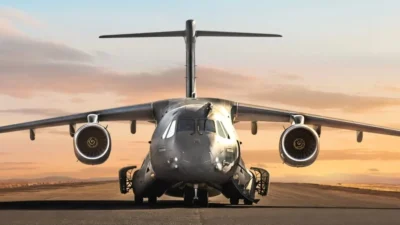 Η Πολεμική Αεροπορία παίρνει μεταγωγικά C-390 από την Πορτογαλία και ιπτάμενο τάνκερ