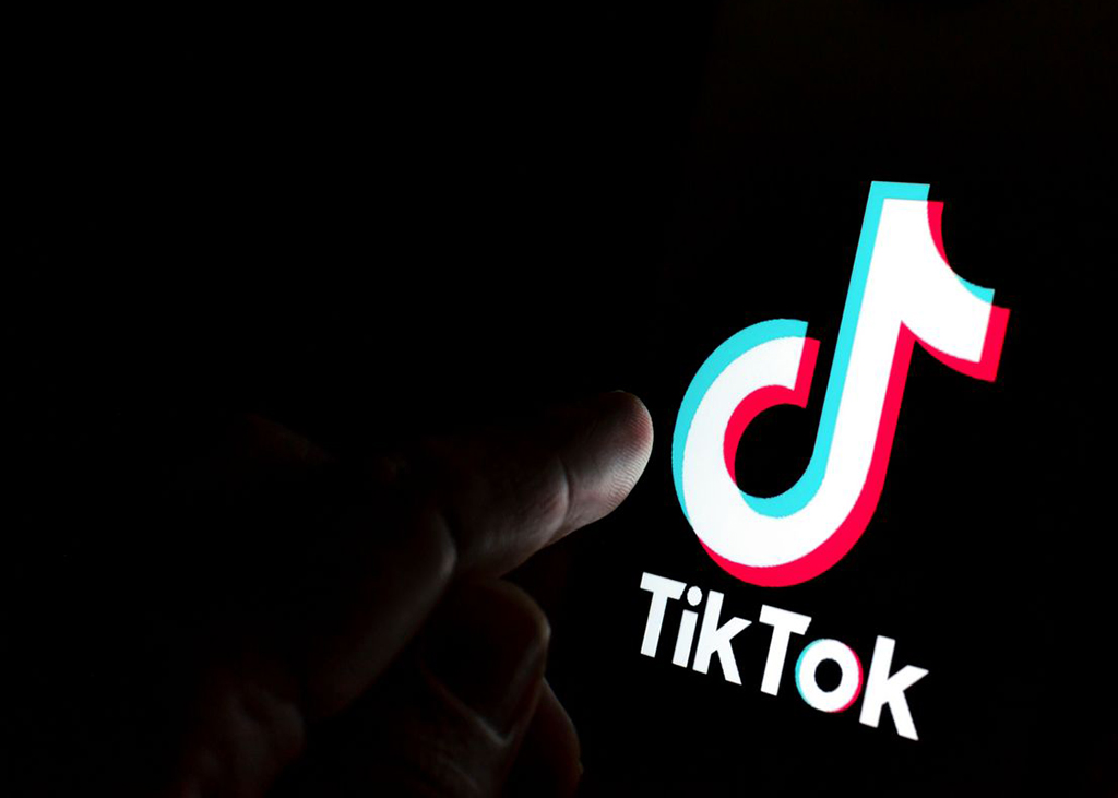 Κούρσα… ανθρωπιάς στη Ρόδο γίνεται viral Κούρσα… ανθρωπιάς στη Ρόδο γίνεται viral
