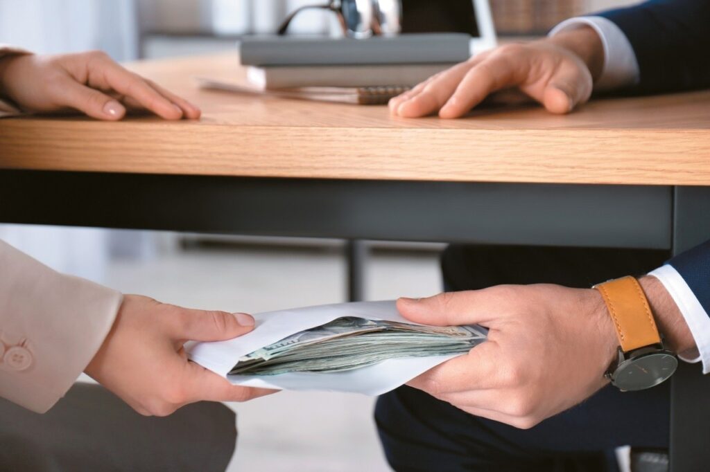 Αφανές χρήμα: Ξεπερνά τα 45 δισ. ευρώ η παραοικονομία στην Ελλάδα