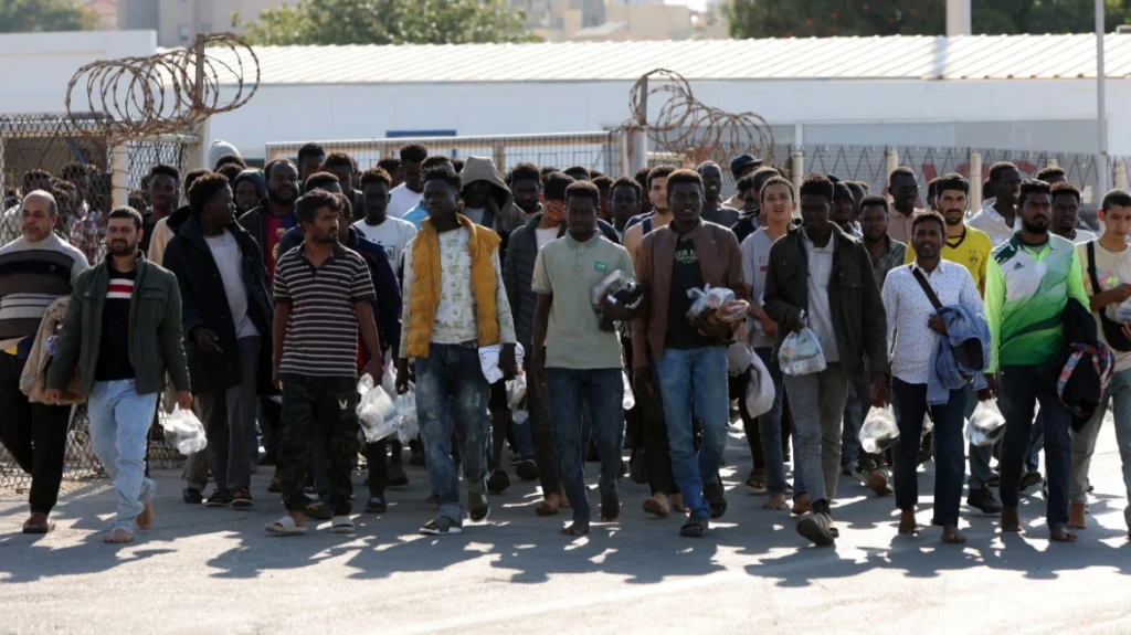Όσα αλλάζουν στο μεταναστευτικό: Φρένο στο άσυλο με αυστηρό screening, κράτηση και return hubs σε τρίτες χώρες Όσα αλλάζουν στο μεταναστευτικό: Φρένο στο άσυλο με αυστηρό screening, κράτηση και return hubs σε τρίτες χώρες