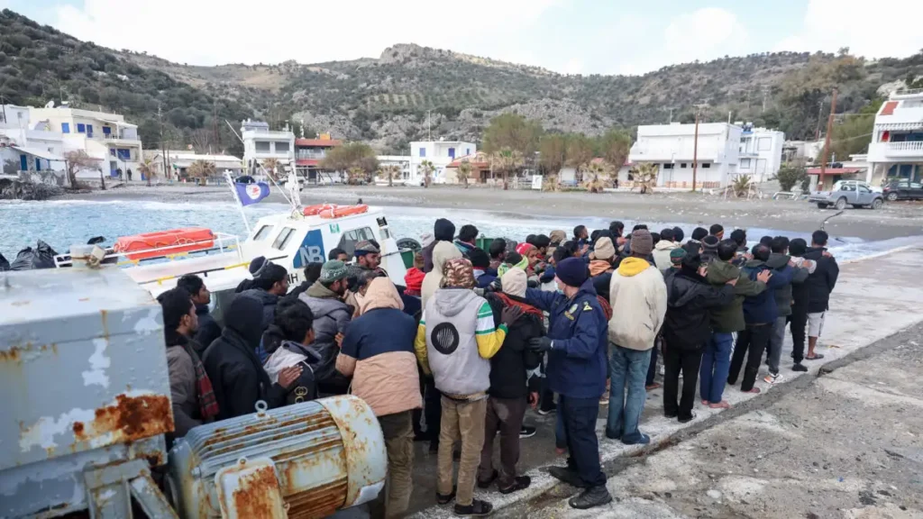 Νέο μεταναστευτικό πλαίσιο: Τι αλλάζει με το νομοσχέδιο που κατατέθηκε στη Βουλή, για το άσυλο και τις επιστροφές μεταναστών