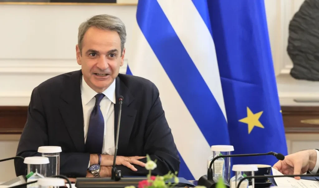 Μητσοτάκης: Στροφή στην καθημερινότητα και τις μεταρρυθμίσεις με φόντο τα κόμματα Τσίπρα και Καρυστιανού – Βαρέα και ανθυγιεινά και ίσες αμοιβές ανδρών και γυναικών στο Υπουργικό Συμβούλιο