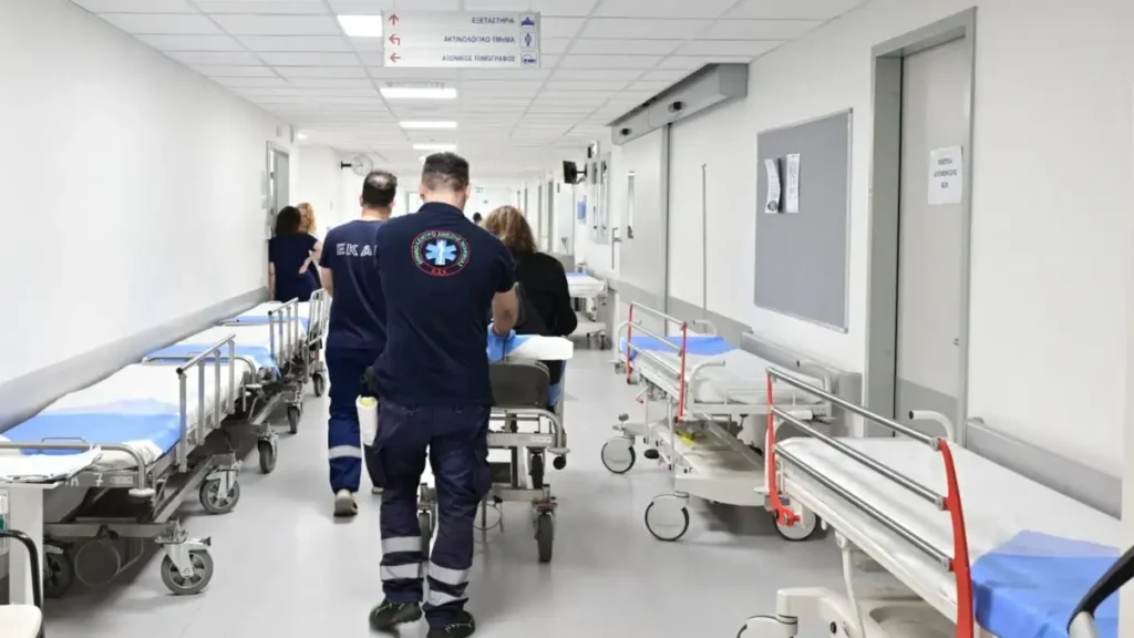 Ασφαλιστικό: Στα βαρέα και ανθυγιεινά εντάσσονται νοσηλευτές, οδηγοί και πληρώματα ασθενοφόρων ΕΣΥ και ΕΚΑΒ Ασφαλιστικό: Στα βαρέα και ανθυγιεινά εντάσσονται νοσηλευτές, οδηγοί και πληρώματα ασθενοφόρων ΕΣΥ και ΕΚΑΒ