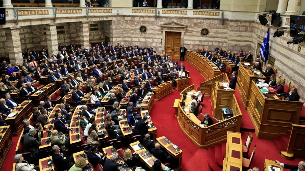 Ξεκινά τριήμερο με υψηλά πολιτικά θερμόμετρα στη Βουλή για ΟΠΕΚΕΠΕ και υποκλοπές Ξεκινά τριήμερο με υψηλά πολιτικά θερμόμετρα στη Βουλή για ΟΠΕΚΕΠΕ και υποκλοπές