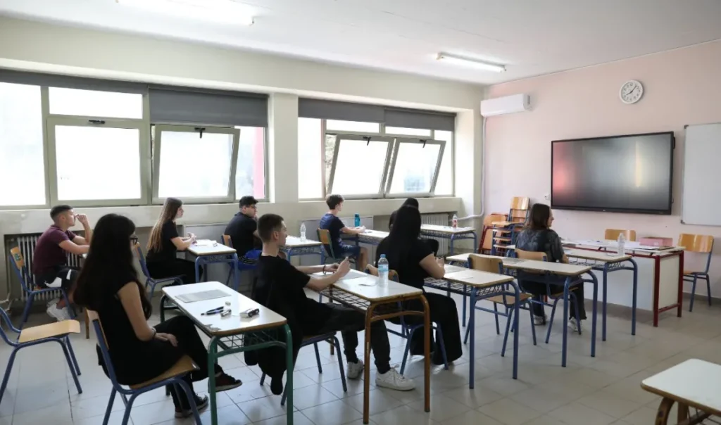Πανελλήνιες 2026: Τι είναι το Δελτίο Εξεταζομένου – Πώς θα το προμηθευτούν οι υποψήφιοι των εξετάσεων
