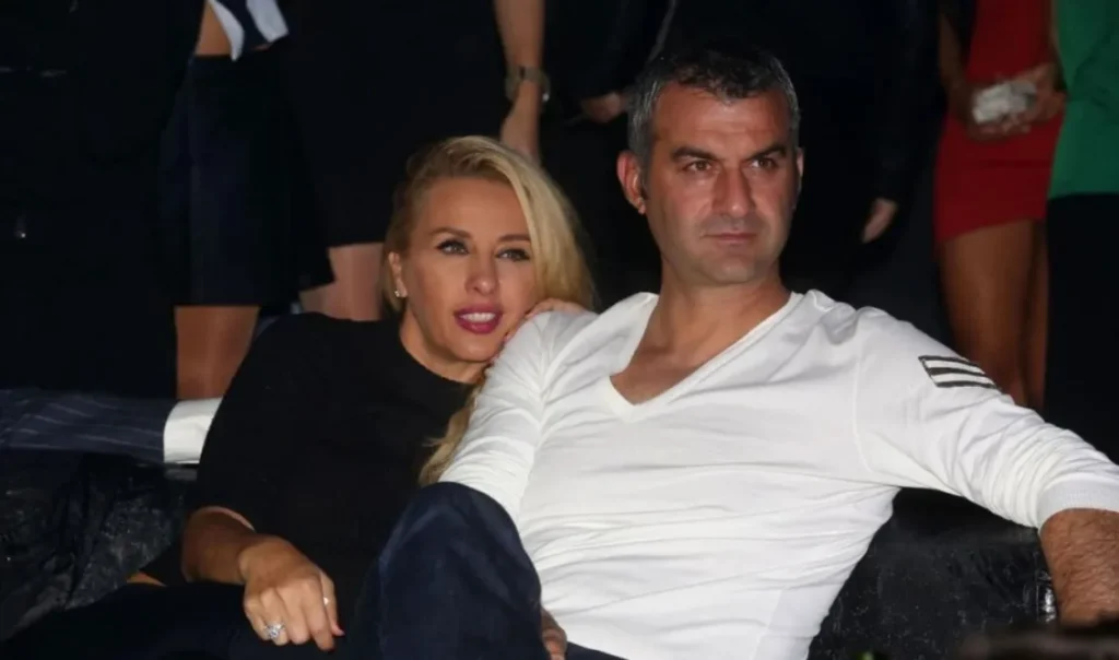 Η σπάνια εξομολόγηση του Τραϊανού Δέλλα για τη Γωγώ Μαστροκώστα πέντε χρόνια πριν: “Είμαι πολύ τυχερός που γνώρισα αυτόν τον άνθρωπο” (Βίντεο) Η σπάνια εξομολόγηση του Τραϊανού Δέλλα για τη Γωγώ Μαστροκώστα πέντε χρόνια πριν: “Είμαι πολύ τυχερός που γνώρισα αυτόν τον άνθρωπο” (Βίντεο)