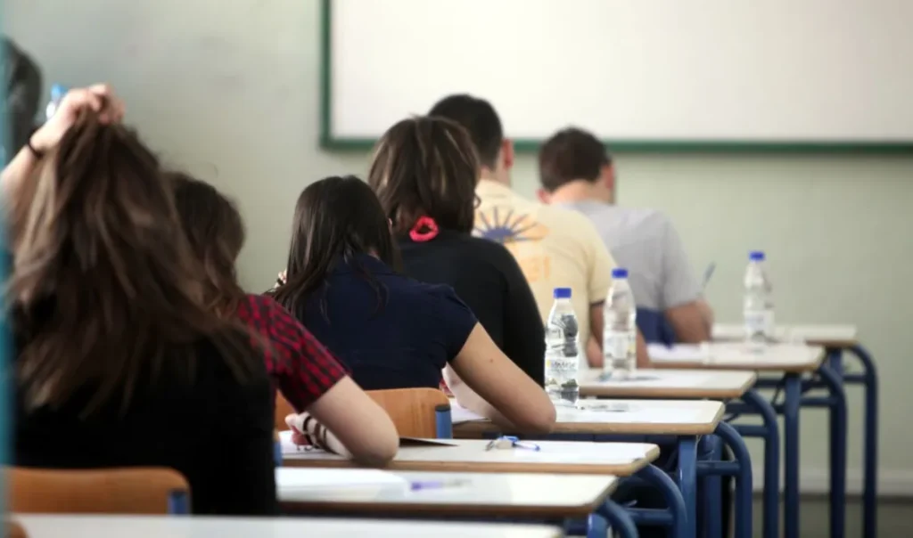 Σοκ στη Χαλκίδα: 15χρονη εκμυστηρεύτηκε σε καθηγήτριά της ότι θέλει να αυτοκτονήσει λόγω bullying