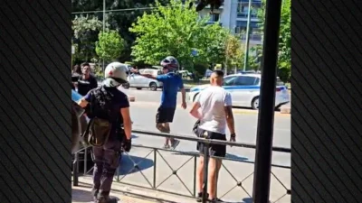 «Τον σκοτώσαμε; Καλά του κάναμε!»: Επίθεση στις κάμερες από συγγενείς του καταδικασμένου για τον θάνατο του 11χρονου Μάριου