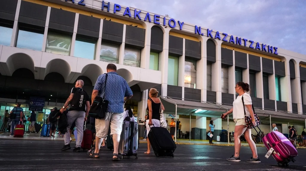 Αναστάτωση σε πτήση από Γενεύη προς Ηράκλειο: Ελβετός υπό την επήρεια αλκοόλ τσακώθηκε με το πλήρωμα