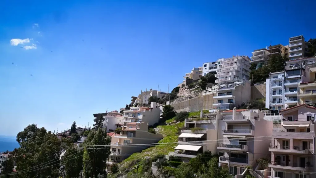 Έρχεται ο φορέας μίσθωσης και επαναγοράς ακινήτων – Ποιοι οφειλέτες θα πάρουν στεγαστικό επίδομα έως 210 ευρώ
