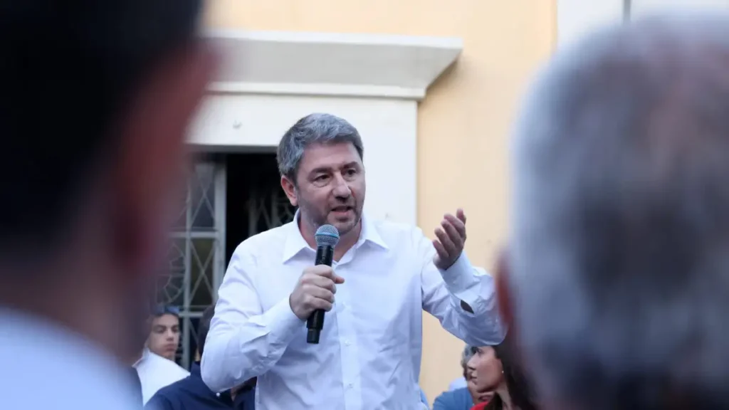 ΠΑΣΟΚ: Το σχέδιο 50 ημερών του Νίκου Ανδρουλάκη που ξεκινά από τη Δραπετσώνα και οι προειδοποιήσεις για διαγραφές