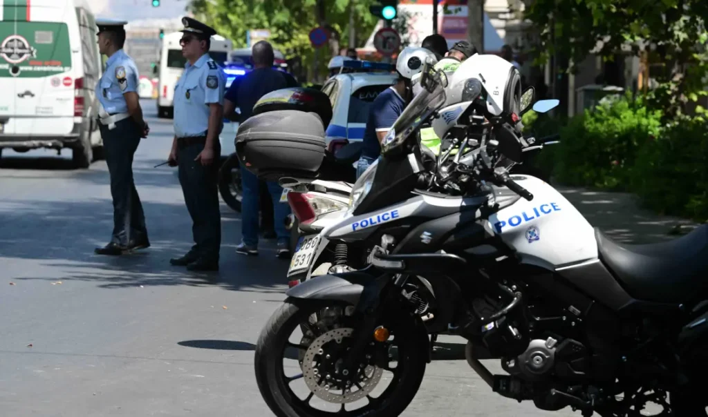 Πρώην ποδοσφαιριστής μεγάλης ομάδας της Θεσσαλονίκης στο κύκλωμα διακίνησης ναρκωτικών: Τρεις αστυνομικοί εμπλέκονται στη δικογραφία των “Αδιάφθορων” Πρώην ποδοσφαιριστής μεγάλης ομάδας της Θεσσαλονίκης στο κύκλωμα διακίνησης ναρκωτικών: Τρεις αστυνομικοί εμπλέκονται στη δικογραφία των “Αδιάφθορων”