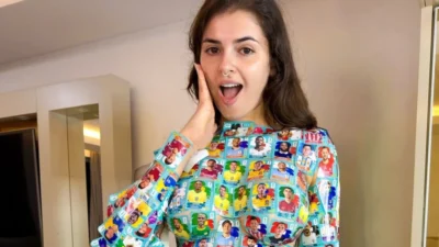 Βραζιλιάνα Influencer έγινε… άλμπουμ της Panini: Κάλυψε όλο το κορμί της με 1.000 αυτοκόλλητα ενόψει Μουντιάλ, δείτε φωτογραφίες