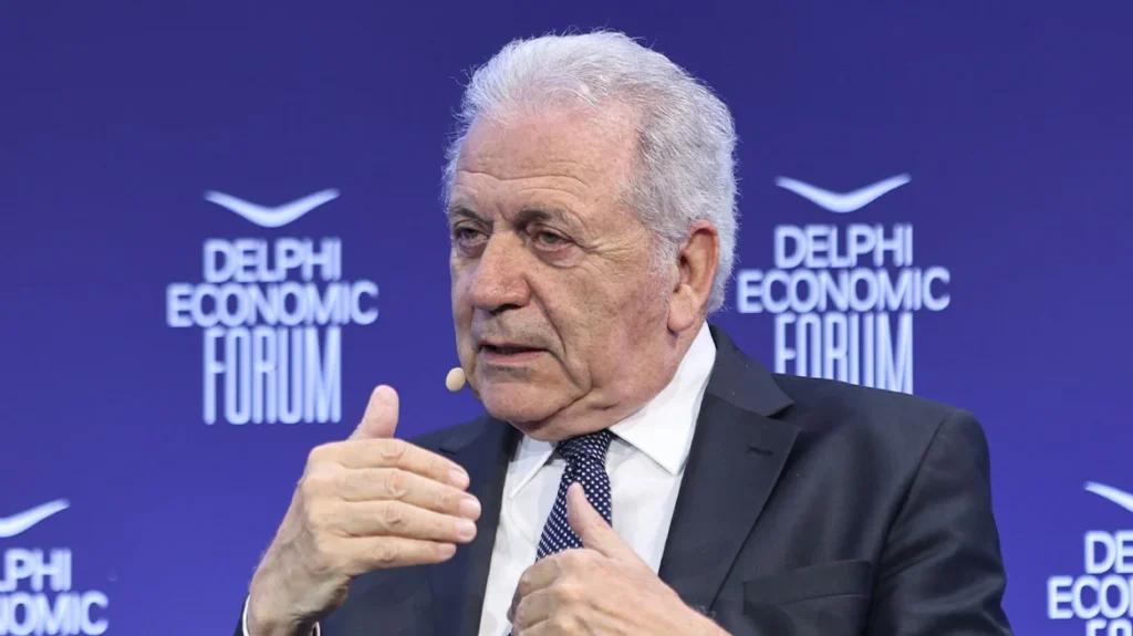 Αβραμόπουλος για το ένταλμα σύλληψης των Βέλγων: Απολύτως αβάσιμο ζήτημα, δεν θα κάνω χρήση της ασυλίας, ζητώ πλήρη δικαστική έρευνα Αβραμόπουλος για το ένταλμα σύλληψης των Βέλγων: Απολύτως αβάσιμο ζήτημα, δεν θα κάνω χρήση της ασυλίας, ζητώ πλήρη δικαστική έρευνα