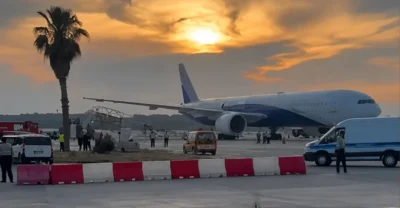 Τουρκία: Αεροπλάνο συγκρούστηκε με πύργο ραντάρ κατά την προσγείωση (vid)