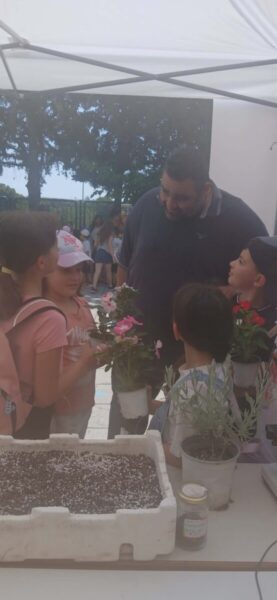 Ενεργή συμμετοχή του Περιφερειακού Φυτωρίου της Περιφέρειας Νοτίου Αιγαίου στο 1ο Μαθητικό Φεστιβάλ του Καλλιμάθειου Σχολείου Καλυθιών