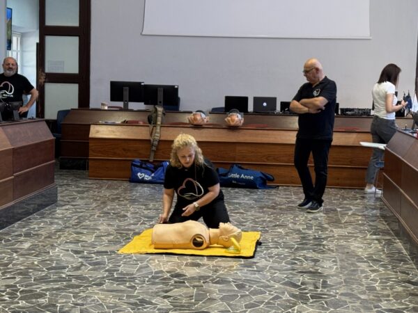 Ο Δήμος Ρόδου διοργάνωσε με επιτυχία δωρεάν σεμινάριο Πρώτων Βοηθειών στο Δημαρχείο