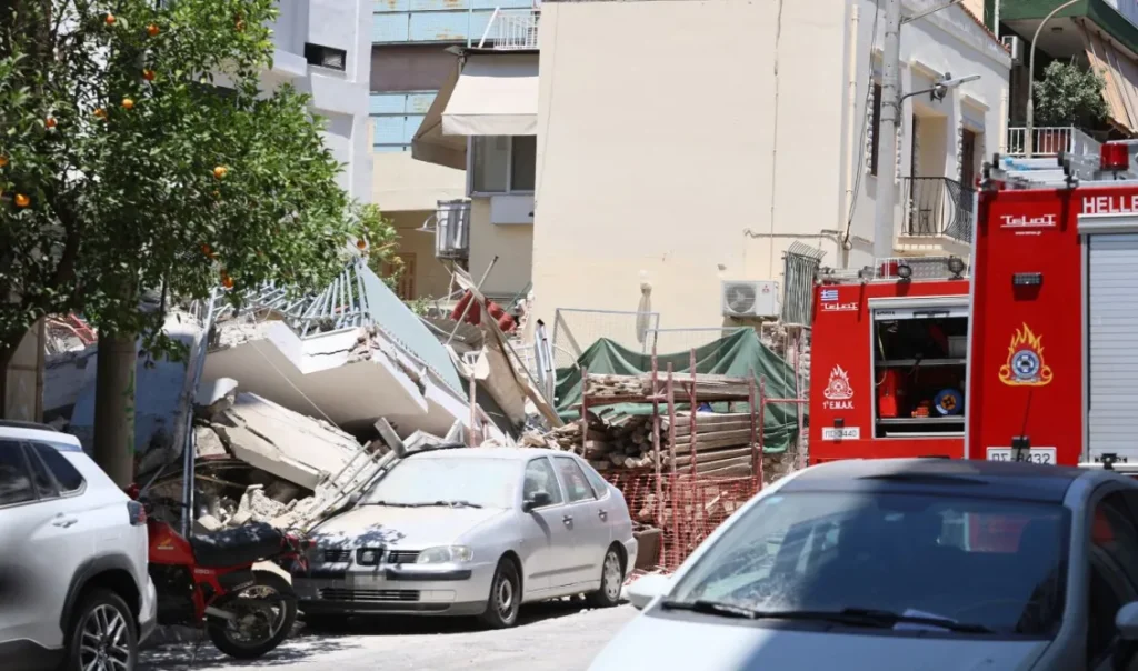 Κατάρρευση πολυκατοικίας στα Πετράλωνα: “Και η Πίζα γέρνει αλλά δεν πέφτει” – Η εξοργιστική δήλωση μηχανικού σύμφωνα με κόρη ενοίκου (Βίντεο)