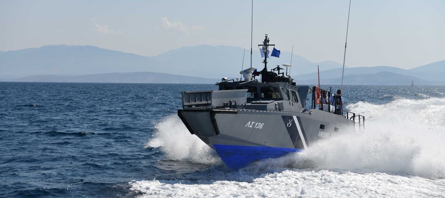 Σύλληψη ΄Ελληνα και Κύπριου για διακίνηση μεταναστών – Καταδίωξη του ταχύπλοου από τη Χίο ως την Κέρο Σύλληψη ΄Ελληνα και Κύπριου για διακίνηση μεταναστών – Καταδίωξη του ταχύπλοου από τη Χίο ως την Κέρο