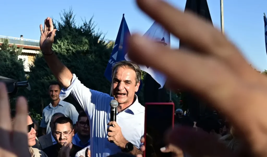 Αντεπίθεση Μητσοτάκη με διπλό μέτωπο σε ακρίβεια και μεταρρυθμίσεις: Το σχέδιο για τις τιμές στα σούπερ μάρκετ, οι περιοδείες και τα τέσσερα νέα νομοσχέδια