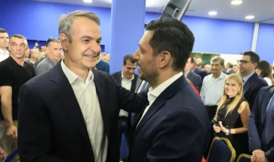 Μητσοτάκης: “Εκλογές το 2027, η ΝΔ δεν χάνει ούτε την ψυχή της ούτε τον βηματισμό της” – Ο κυβερνητικός απολογισμός και το σύνθημα νίκης και οι αιχμές προς την αντιπολίτευση (Εικόνες & Βίντεο)