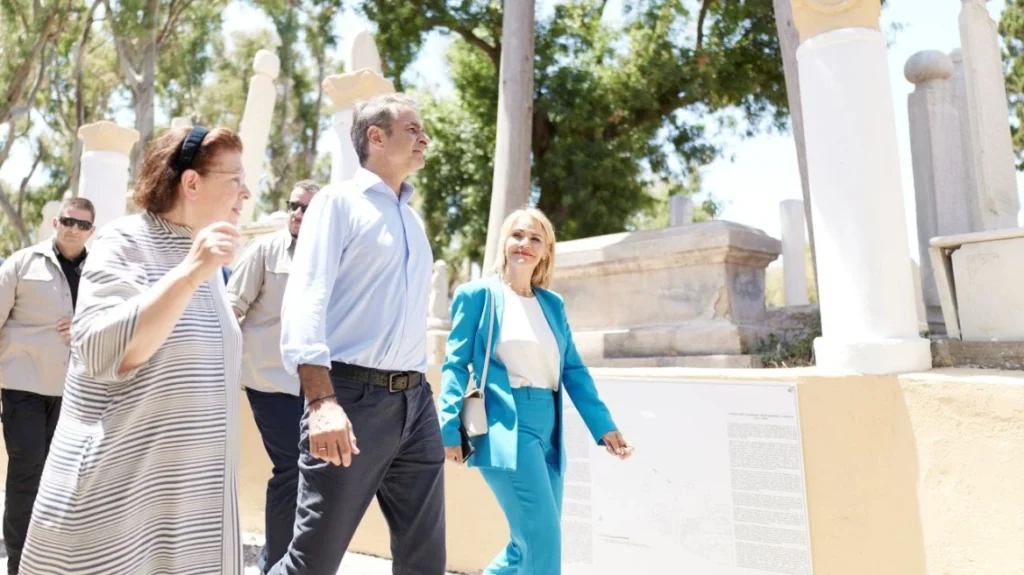 Μητσοτάκης από τον αρχαιολογικό χώρο της Περβόλας: Εδώ συναντώνται οι πολιτισμοί που διαμόρφωσαν διαχρονικά τη Ρόδο Μητσοτάκης από τον αρχαιολογικό χώρο της Περβόλας: Εδώ συναντώνται οι πολιτισμοί που διαμόρφωσαν διαχρονικά τη Ρόδο