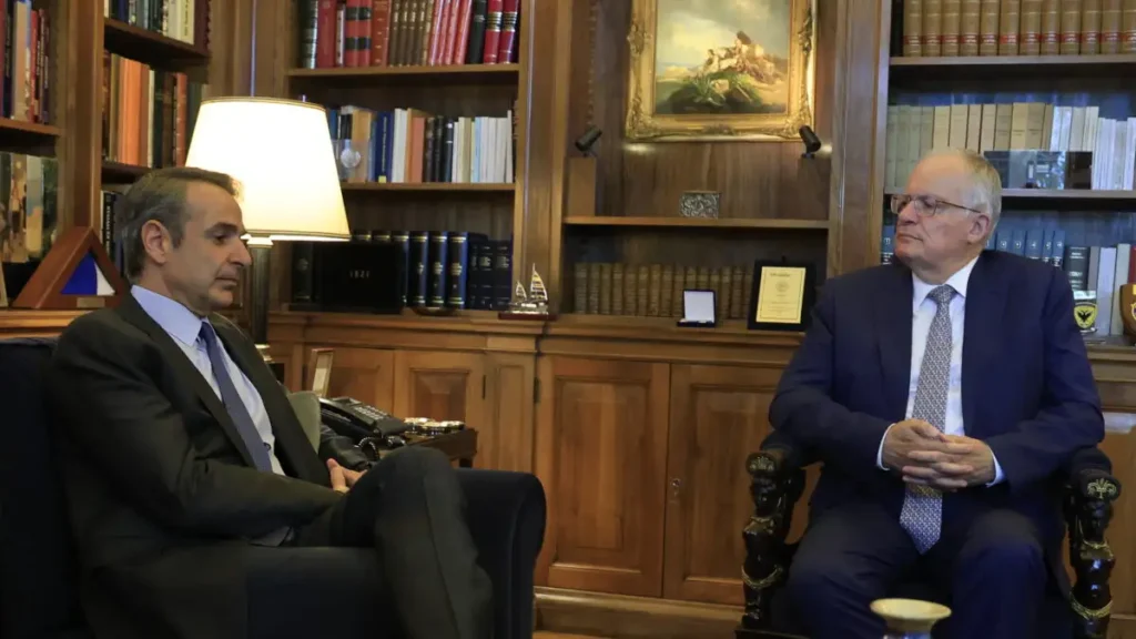 Μητσοτάκης σε Τασούλα: Σύντομα επιστρέφουμε στην κανονικότητα στα καύσιμα – Χρέος της κυβέρνησης να στηρίζει την κοινωνία
