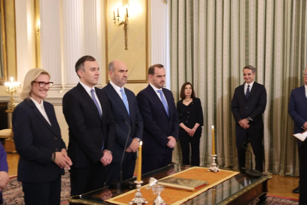 Προεδρικό Μέγαρο: Ορκίστηκαν τα νέα μέλη της κυβέρνησης