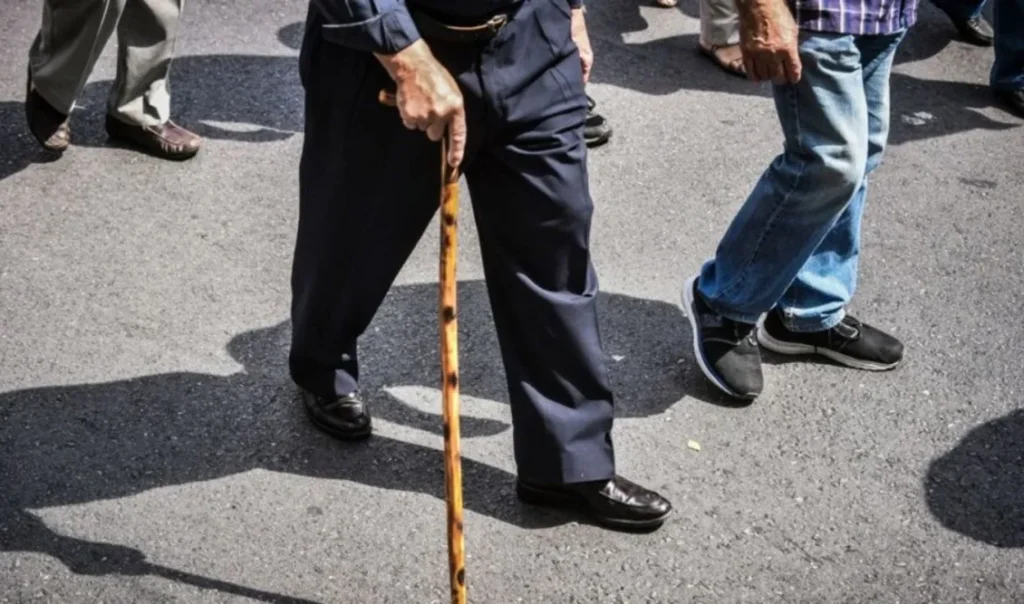 Παγώνουν έως το 2030 τα όρια συνταξιοδότησης – Ποιες κατηγορίες ασφαλισμένων δεν επηρεάζονται Παγώνουν έως το 2030 τα όρια συνταξιοδότησης – Ποιες κατηγορίες ασφαλισμένων δεν επηρεάζονται