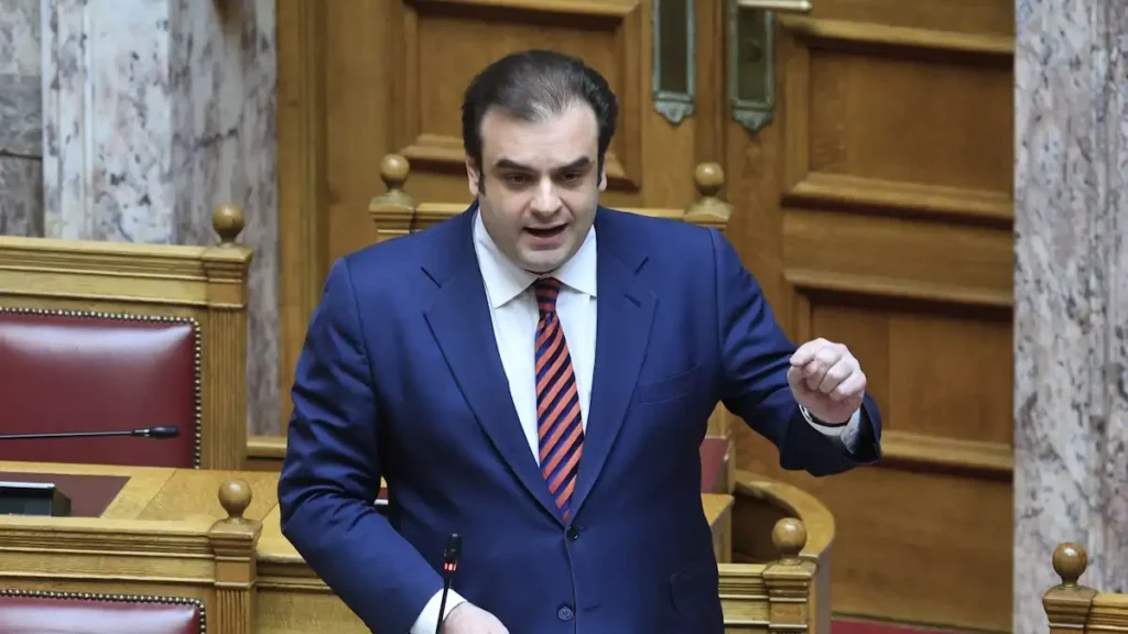 Επιπλέον 350 ευρώ το μήνα ή έως 19.200 ευρώ ακατάσχετα ετησίως – Τι αλλάζει από Ιούλιο και τι πρέπει να προσέξουν οι οφειλέτες