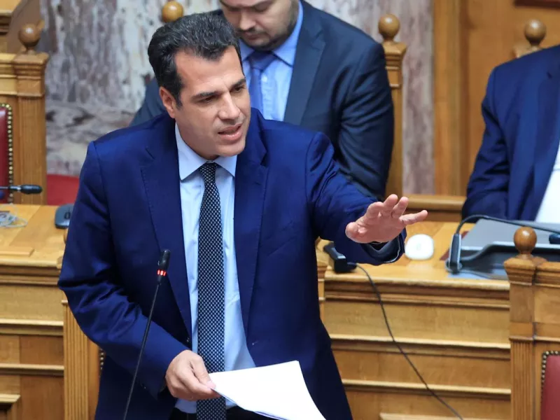 Βίντεο αλλοδαπού με νόμιμη άδεια να καλεί μετανάστες να έλθουν παράνομα – Πλεύρης: Θα απελαθεί Βίντεο αλλοδαπού με νόμιμη άδεια να καλεί μετανάστες να έλθουν παράνομα – Πλεύρης: Θα απελαθεί