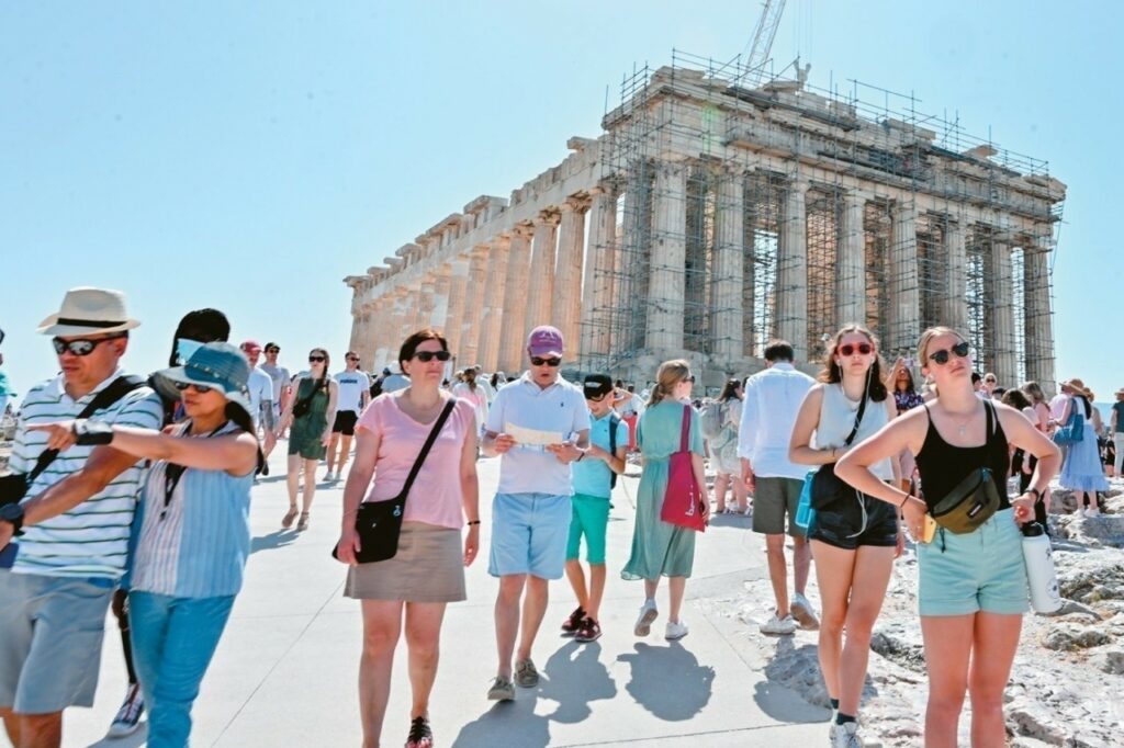 Τουρισμός: Άνοδος 36,7% στις εισπράξεις τετραμήνου – Κοντά στα 2,8 δισ. ευρώ τα έσοδα