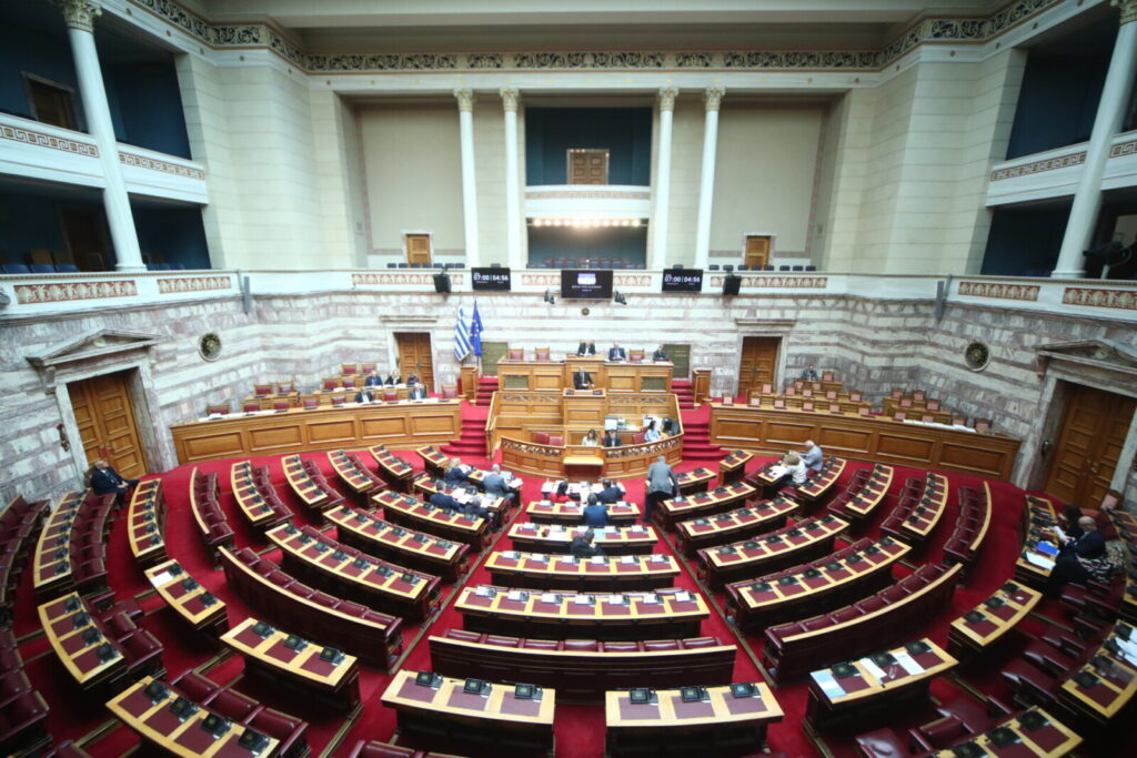 Συνταγματική Αναθεώρηση: “Ναι” υπό όρους από ΠΑΣΟΚ για το άρθρο 16, η στάση των άλλων κομμάτων Συνταγματική Αναθεώρηση: “Ναι” υπό όρους από ΠΑΣΟΚ για το άρθρο 16, η στάση των άλλων κομμάτων
