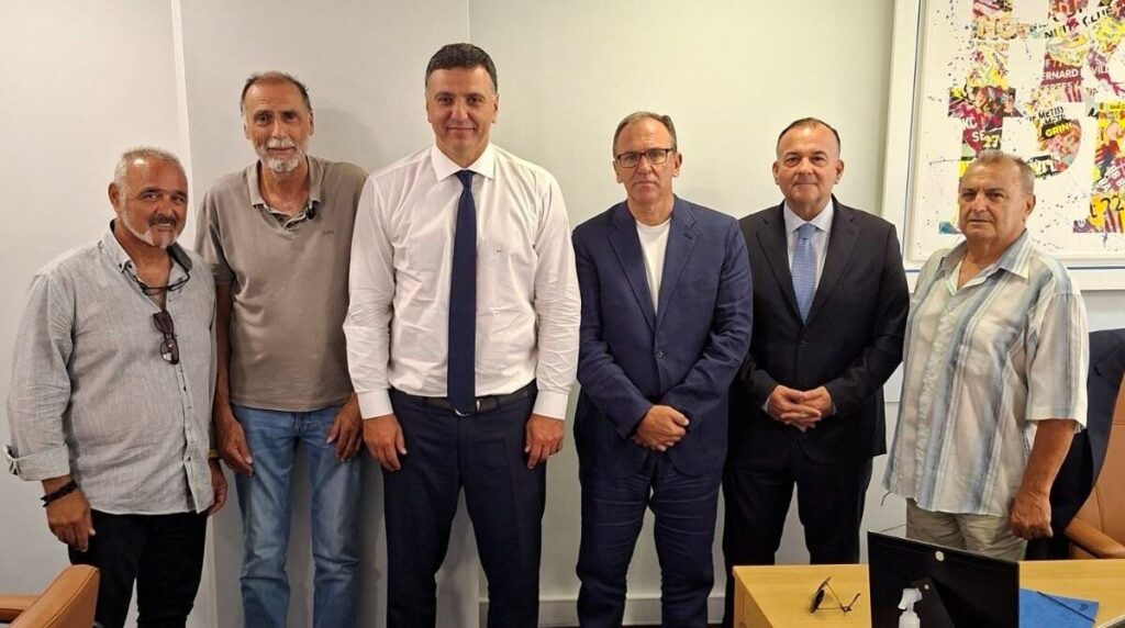 Συναντήσεις του Συνδέσμου Ιδιοκτητών Φορτηγών Αυτοκινήτων Δ.Χ. Δωδεκανήσου στα Υπουργεία Υποδομών και Ναυτιλίας Συναντήσεις του Συνδέσμου Ιδιοκτητών Φορτηγών Αυτοκινήτων Δ.Χ. Δωδεκανήσου στα Υπουργεία Υποδομών και Ναυτιλίας