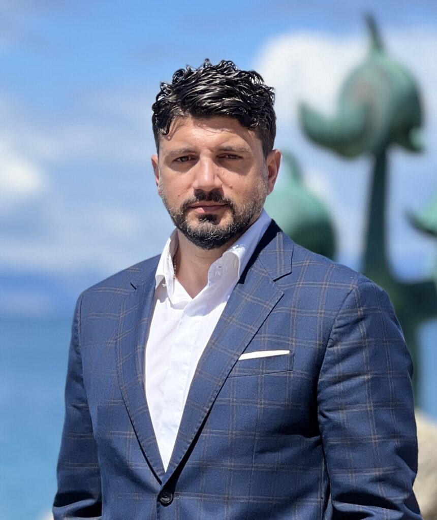 Παναγιώτης Κουνάκης: Από τον Έμπωνα στο αεροδρόμιο. Δώδεκα χρόνια πρόχειρων λύσεων.