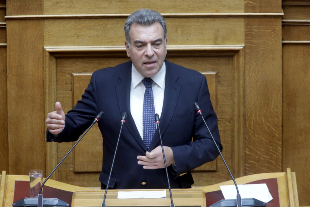 «Πρόταση του Μάνου Κόνσολα για μεταβατική νομοθετική ρύθμιση για να ξεμπλοκάρουν οι άδειες δόμησης σε εκτός σχεδίου οικόπεδα 4 στρεμμάτων»