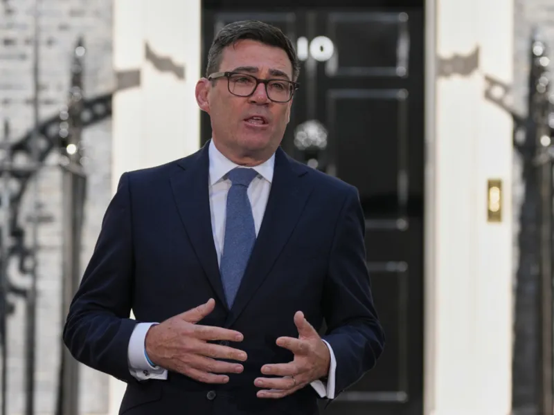 Άντι Μπέρναμ: Ο νέος πρωθυπουργός της Βρετανίας υπόσχεται «ελπίδα» και αλλαγή Άντι Μπέρναμ: Ο νέος πρωθυπουργός της Βρετανίας υπόσχεται «ελπίδα» και αλλαγή
