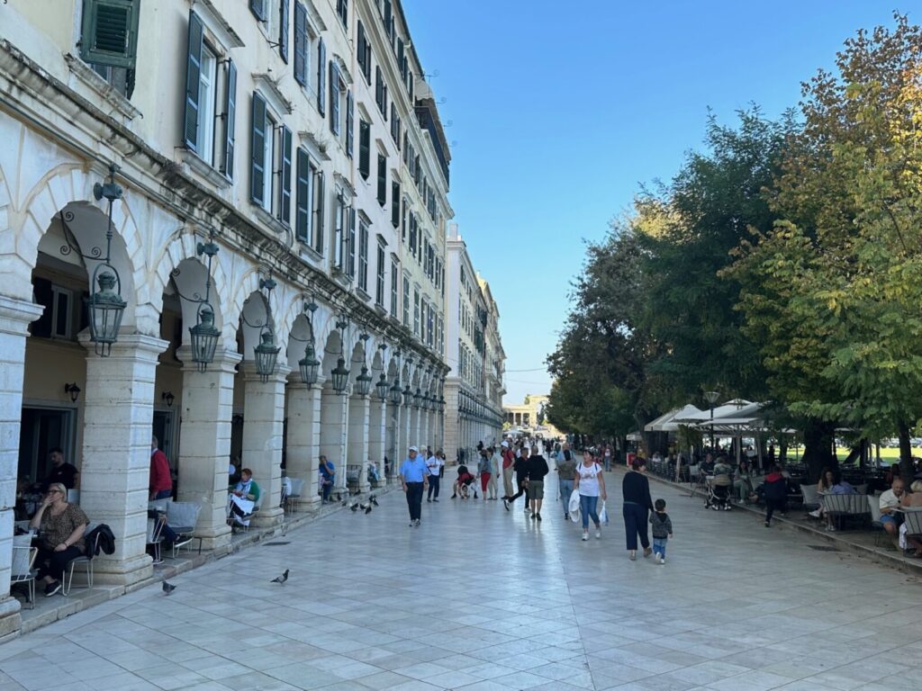 Last minutes ταξιδιώτες οι Βρετανοί | Ένας στους 5 κάνει κράτηση για διακοπές δύο εβδομάδας πριν το ταξίδι | Η Ελλάδα στην κορυφή των προτιμήσεων Last minutes ταξιδιώτες οι Βρετανοί | Ένας στους 5 κάνει κράτηση για διακοπές δύο εβδομάδας πριν το ταξίδι | Η Ελλάδα στην κορυφή των προτιμήσεων